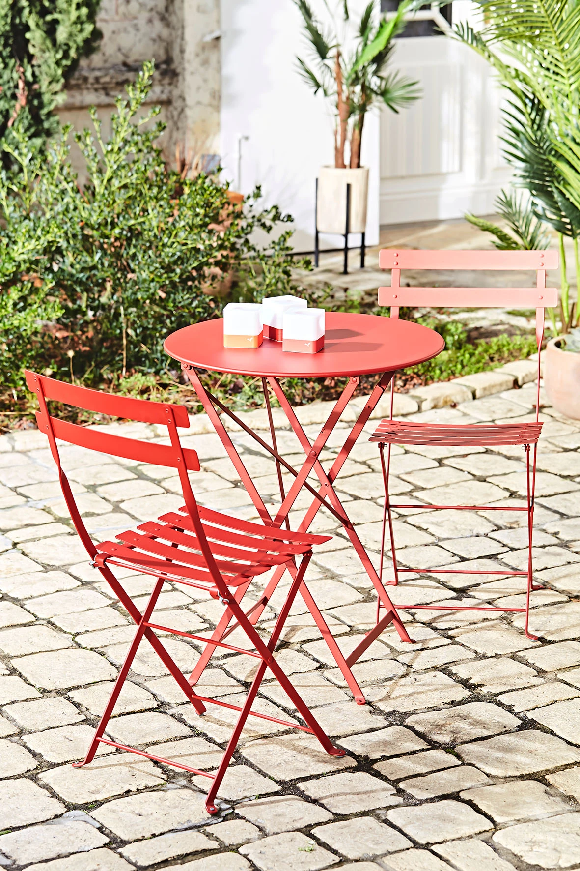 Fermob Table De Jardin Ronde Pliante En Acier Rouge Piment - Bistro 7 Fermob Table De Jardin Ronde Pliante En Acier Rouge Piment - Bistro – Image 5