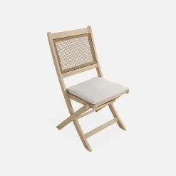 Alice's Garden Ensemble Table + 2 Chaises De Jardin Avec Coussins Beige En Acacia Et Cannage - Bohemia 13 Alice's Garden Ensemble Table + 2 Chaises De Jardin Avec Coussins Beige En Acacia Et Cannage - Bohemia -SEMA design Boutique 649032 FRN04 WEB